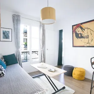 https://moder-flat-heart-of-iveme-apartment.fr-paris.fr